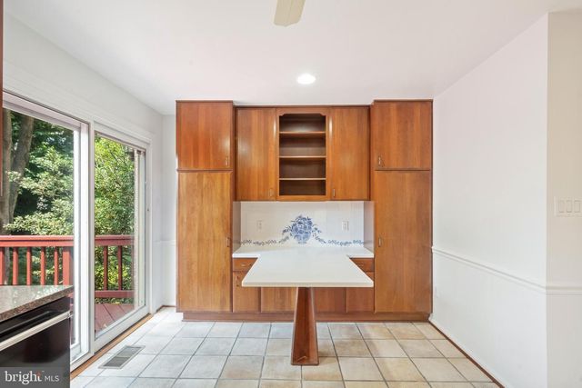 1250 PINE HILL RD, Mclean, VA 22101