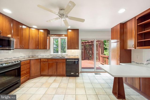 1250 PINE HILL RD, Mclean, VA 22101