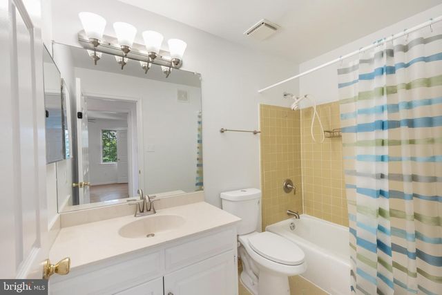 1250 PINE HILL RD, Mclean, VA 22101