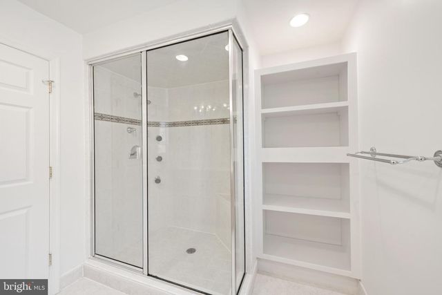 1250 PINE HILL RD, Mclean, VA 22101