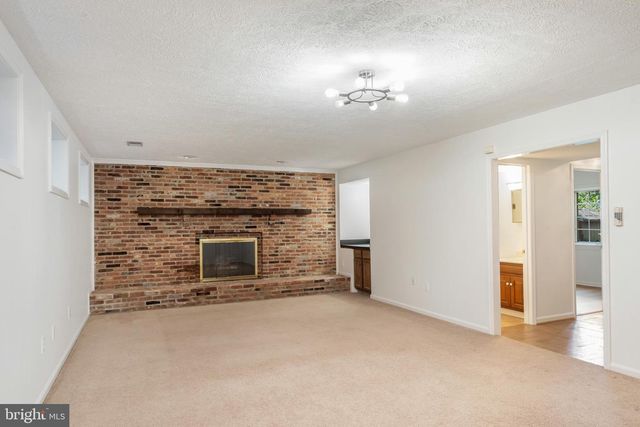 1250 PINE HILL RD, Mclean, VA 22101