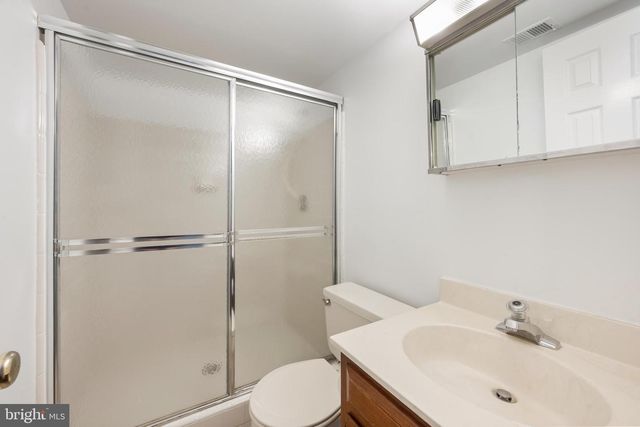 1250 PINE HILL RD, Mclean, VA 22101