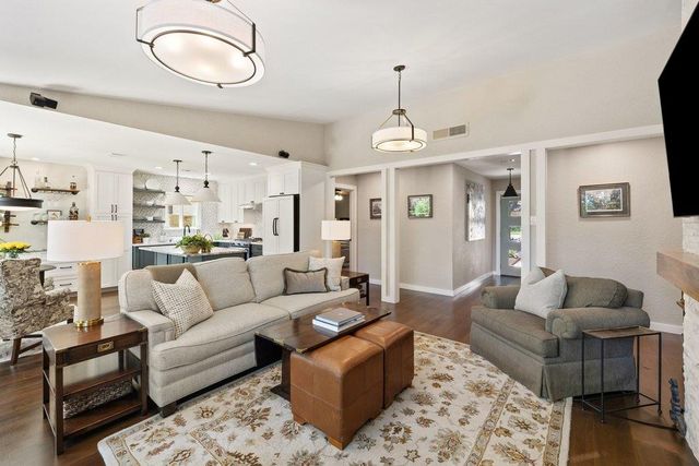 2302 W Riviera DR, Cedar Park, TX 78613