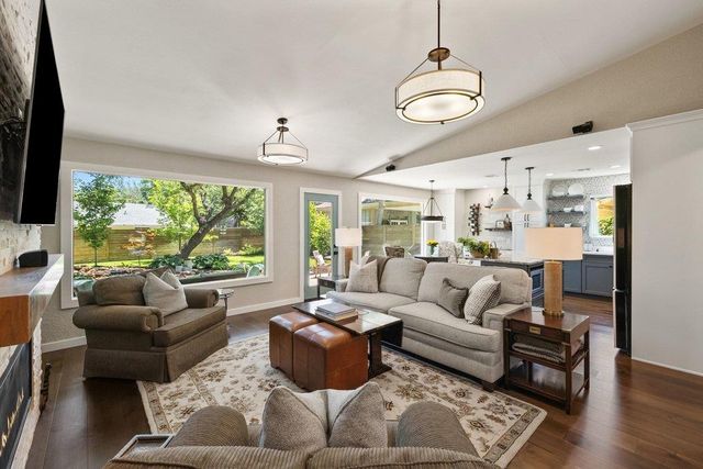 2302 W Riviera DR, Cedar Park, TX 78613