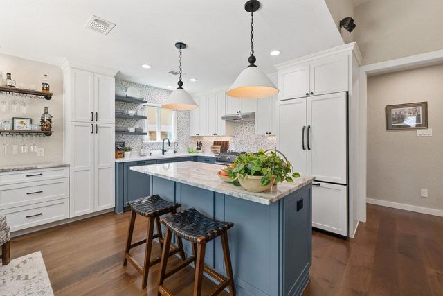 2302 W Riviera DR, Cedar Park, TX 78613
