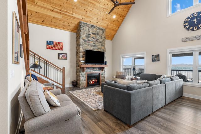 227 Songbird Circle 10, Indian Point, MO 65616