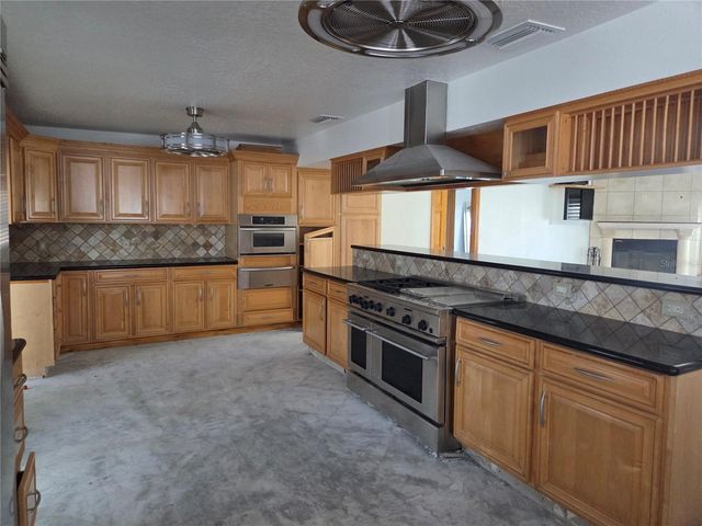 1416 49TH AVENUE NE, St Petersburg, FL 33703