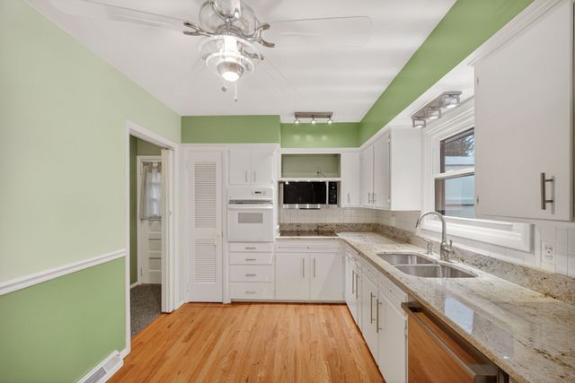 6428 Elmcrest Drive, Windsor Heights, IA 50324