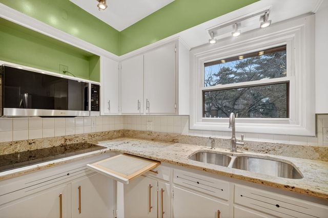 6428 Elmcrest Drive, Windsor Heights, IA 50324