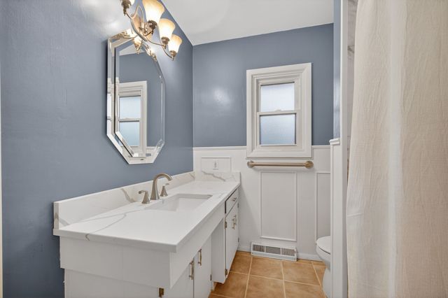 6428 Elmcrest Drive, Windsor Heights, IA 50324