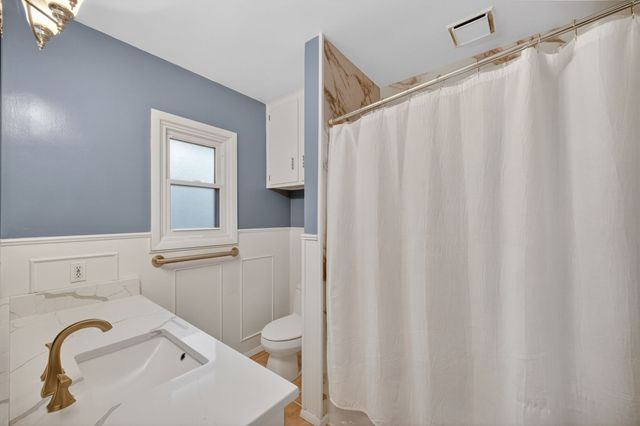 6428 Elmcrest Drive, Windsor Heights, IA 50324