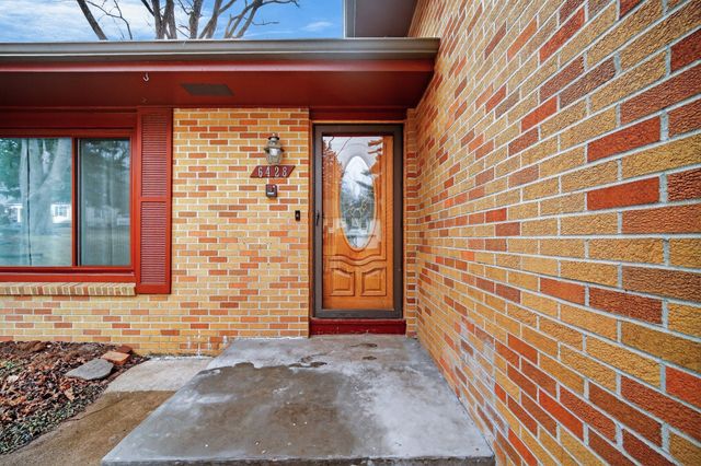 6428 Elmcrest Drive, Windsor Heights, IA 50324