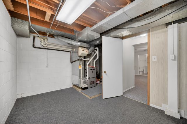 6428 Elmcrest Drive, Windsor Heights, IA 50324