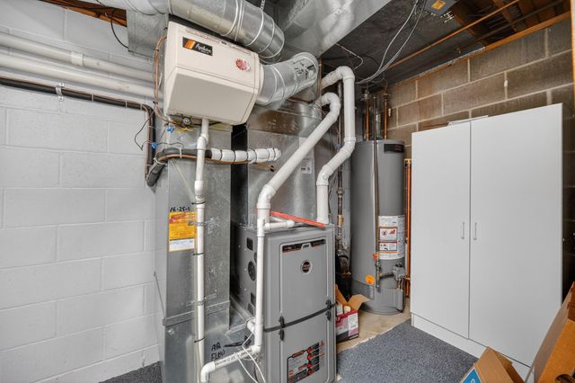 6428 Elmcrest Drive, Windsor Heights, IA 50324