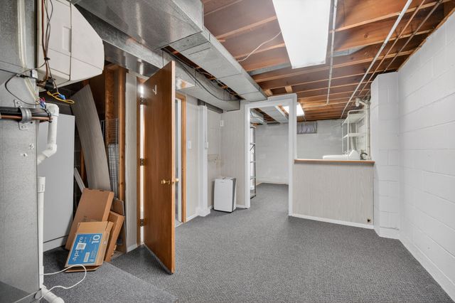 6428 Elmcrest Drive, Windsor Heights, IA 50324