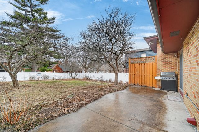 6428 Elmcrest Drive, Windsor Heights, IA 50324