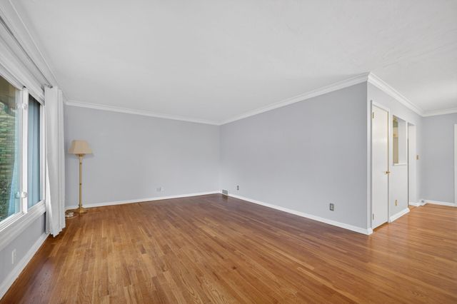 6428 Elmcrest Drive, Windsor Heights, IA 50324