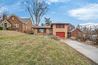 6428 Elmcrest Drive, Windsor Heights, IA 50324