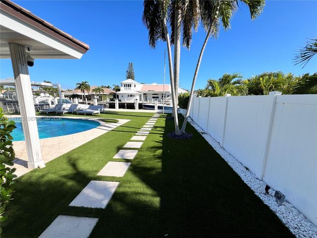 5510 Bayview Dr, Fort Lauderdale, FL 33308