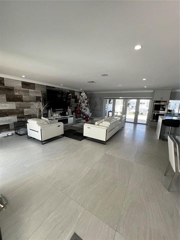 5510 Bayview Dr, Fort Lauderdale, FL 33308