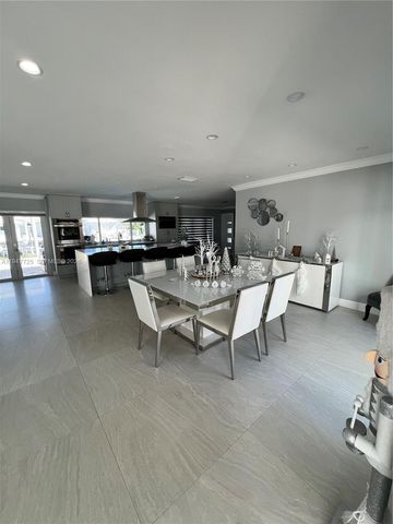 5510 Bayview Dr, Fort Lauderdale, FL 33308