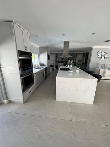 5510 Bayview Dr, Fort Lauderdale, FL 33308