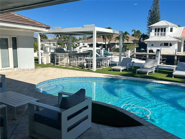 5510 Bayview Dr, Fort Lauderdale, FL 33308