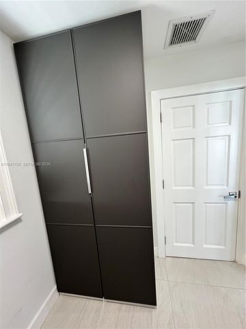 5510 Bayview Dr, Fort Lauderdale, FL 33308