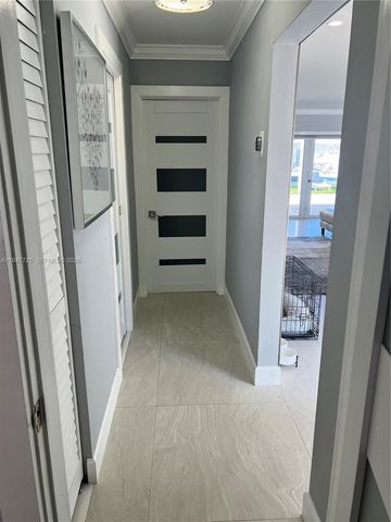 5510 Bayview Dr, Fort Lauderdale, FL 33308