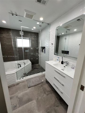 5510 Bayview Dr, Fort Lauderdale, FL 33308