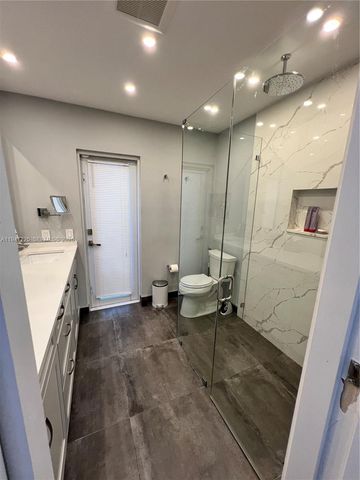 5510 Bayview Dr, Fort Lauderdale, FL 33308