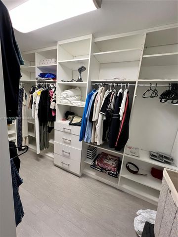 5510 Bayview Dr, Fort Lauderdale, FL 33308