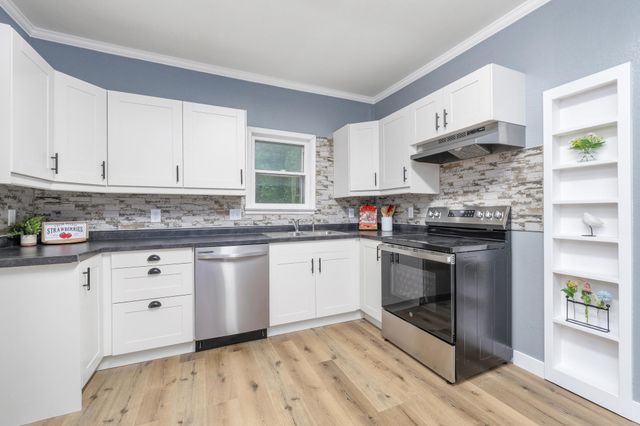407 & 405 N Lincoln, Belle Plaine, KS 67013