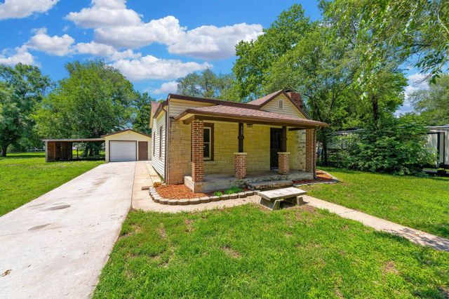 407 & 405 N Lincoln, Belle Plaine, KS 67013