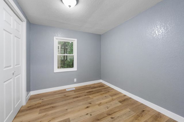 407 & 405 N Lincoln, Belle Plaine, KS 67013