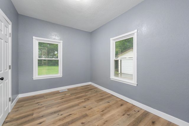 407 & 405 N Lincoln, Belle Plaine, KS 67013