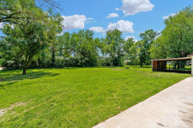 407 & 405 N Lincoln, Belle Plaine, KS 67013