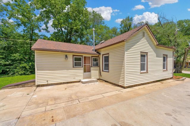 407 & 405 N Lincoln, Belle Plaine, KS 67013
