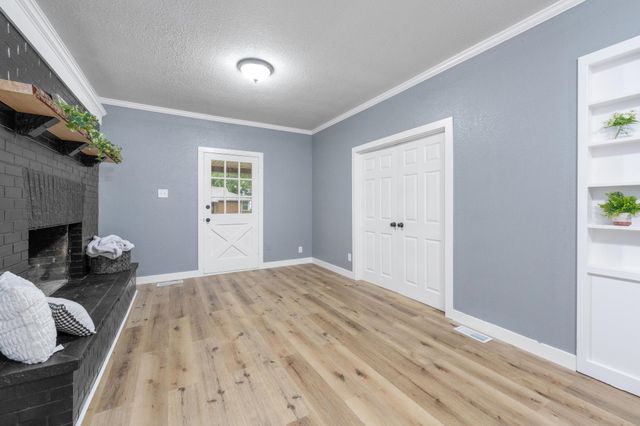407 & 405 N Lincoln, Belle Plaine, KS 67013
