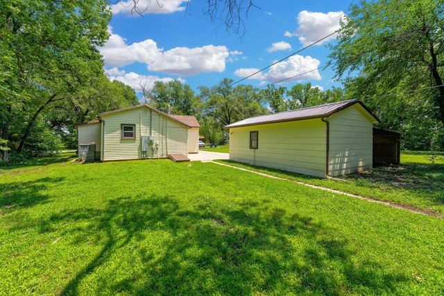 407 & 405 N Lincoln, Belle Plaine, KS 67013