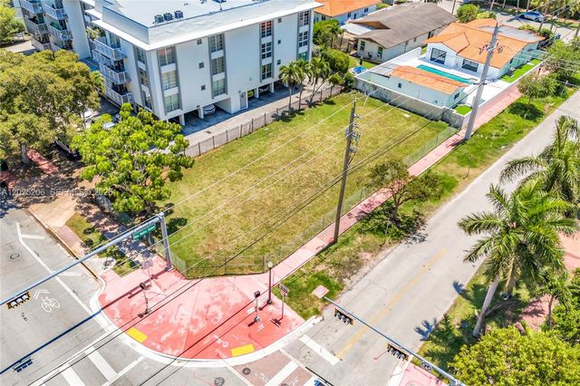 1240 71st St, Miami Beach, FL 33141