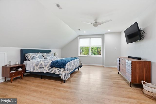 1040 HARVARD DR, Yardley, PA 19067