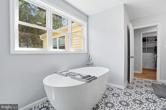 1040 HARVARD DR, Yardley, PA 19067