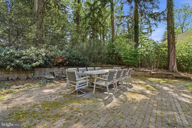 1040 HARVARD DR, Yardley, PA 19067