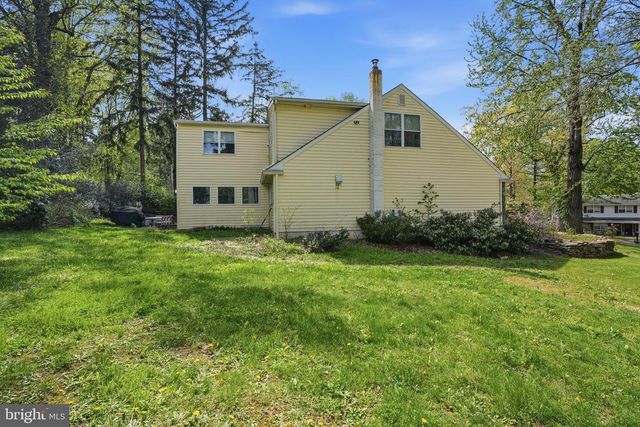 1040 HARVARD DR, Yardley, PA 19067