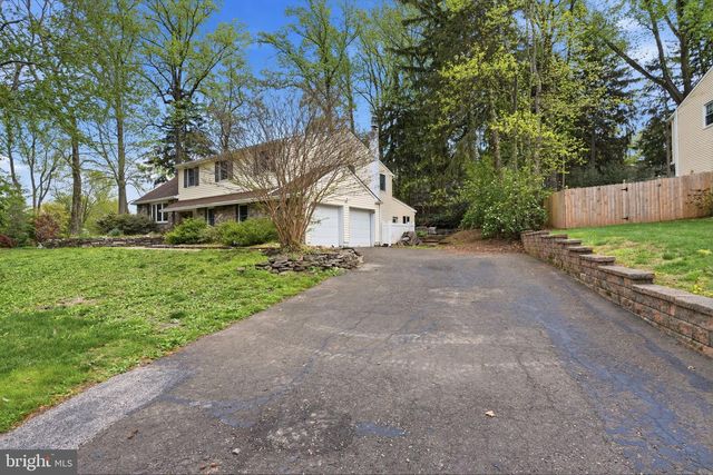 1040 HARVARD DR, Yardley, PA 19067