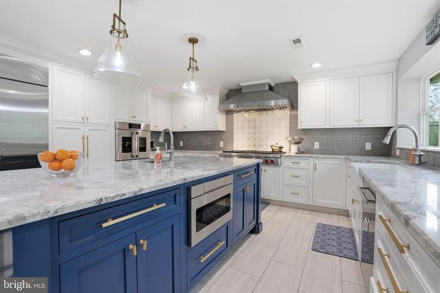 1040 HARVARD DR, Yardley, PA 19067