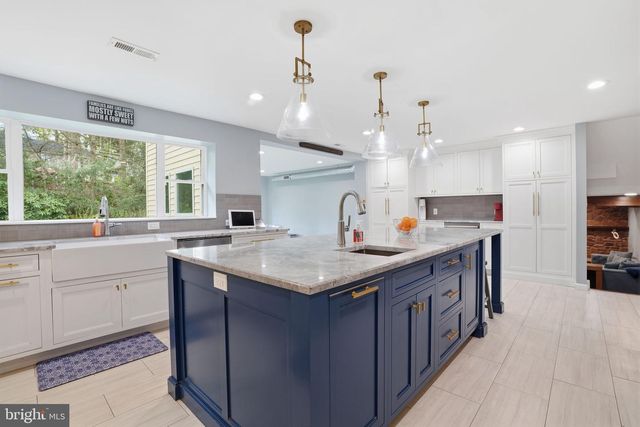 1040 HARVARD DR, Yardley, PA 19067