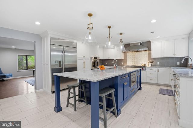 1040 HARVARD DR, Yardley, PA 19067