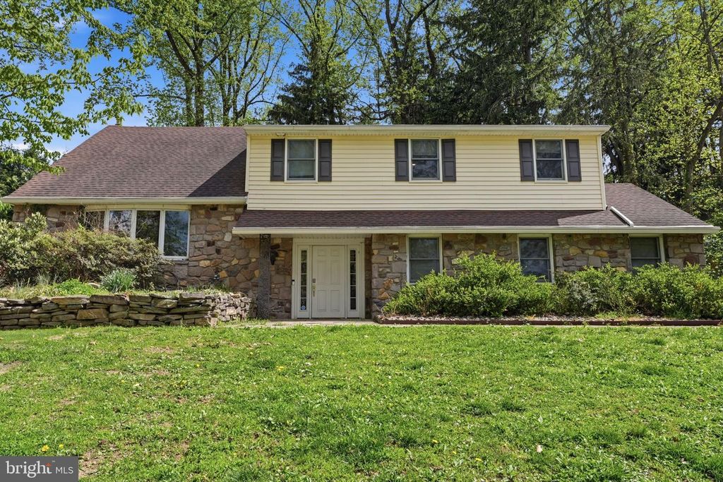 1040 HARVARD DR, Yardley, PA 19067